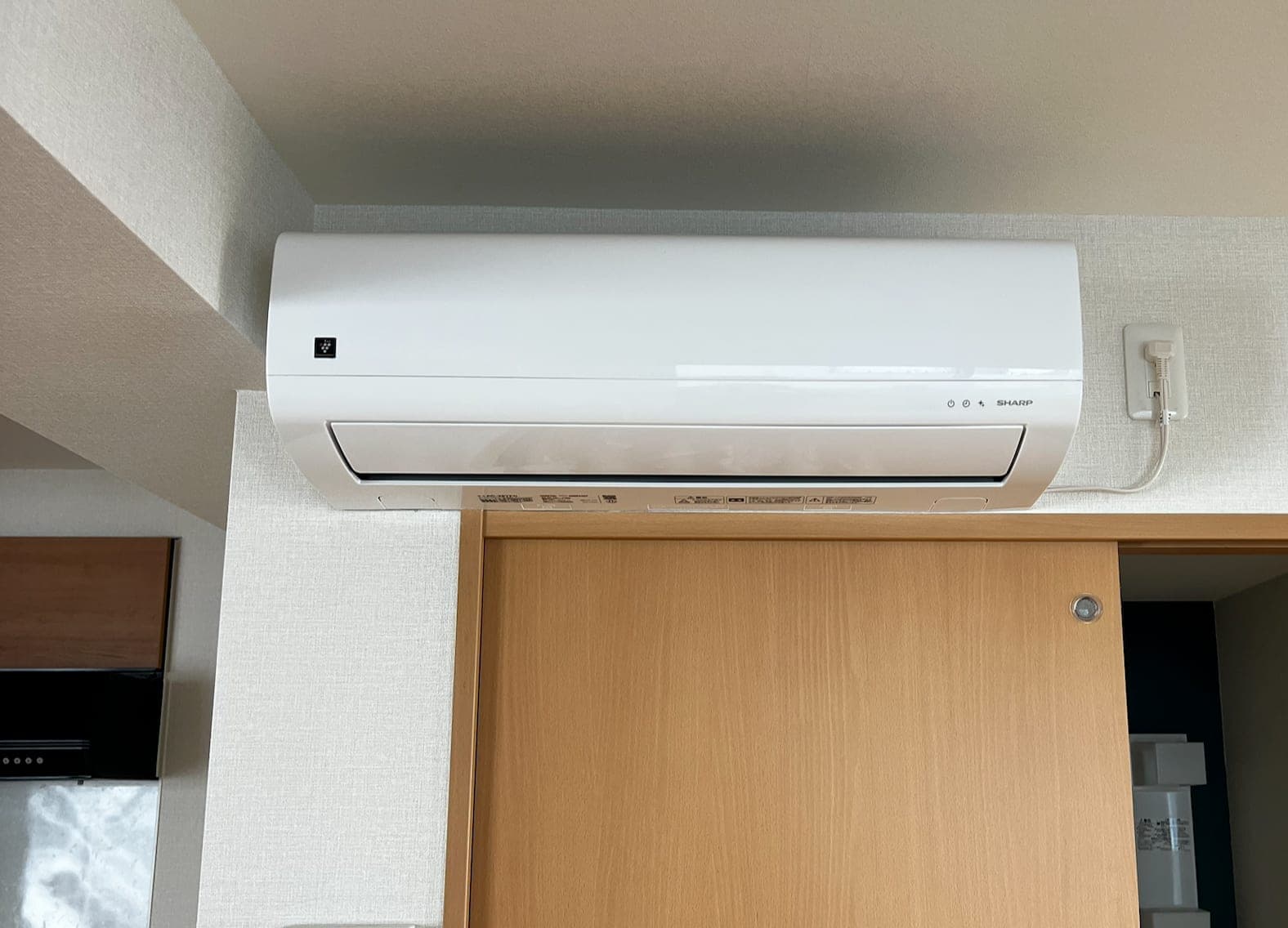 エアコン室内機の設置工事(シャープ)