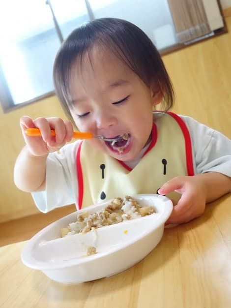 自園調理の給食の様子1