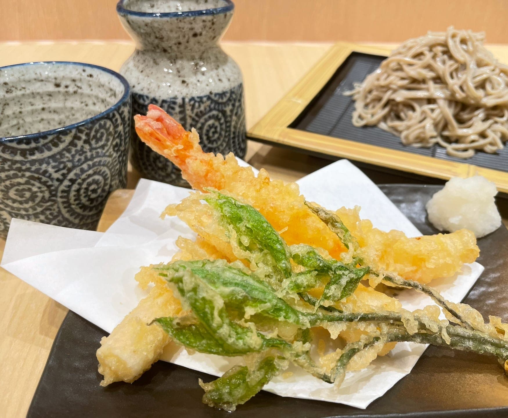 平日のお昼に。元年堂で味わう、揚げたて天ぷらと十割そばのひととき